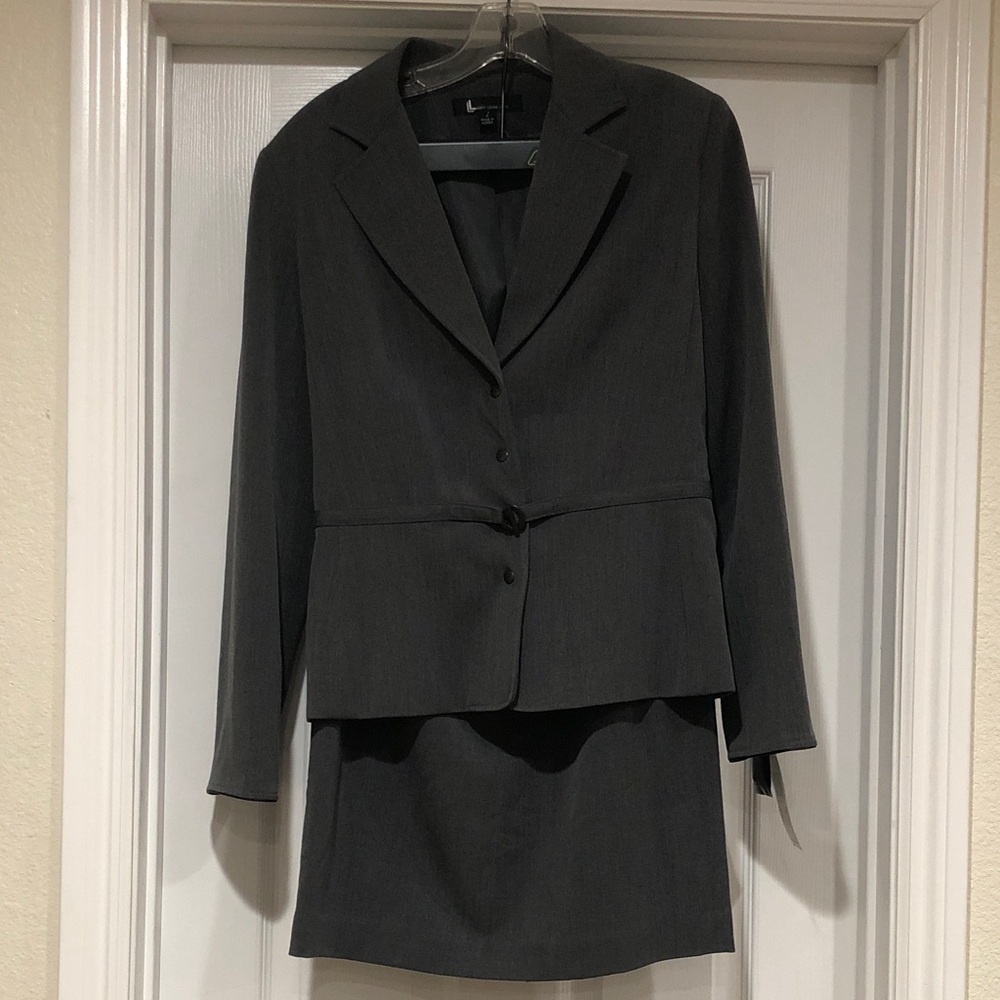 Larry Levine Gray Two-Piece Blazer and Skirt Set